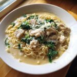 creamy garlic chicken ramen - Tasty
